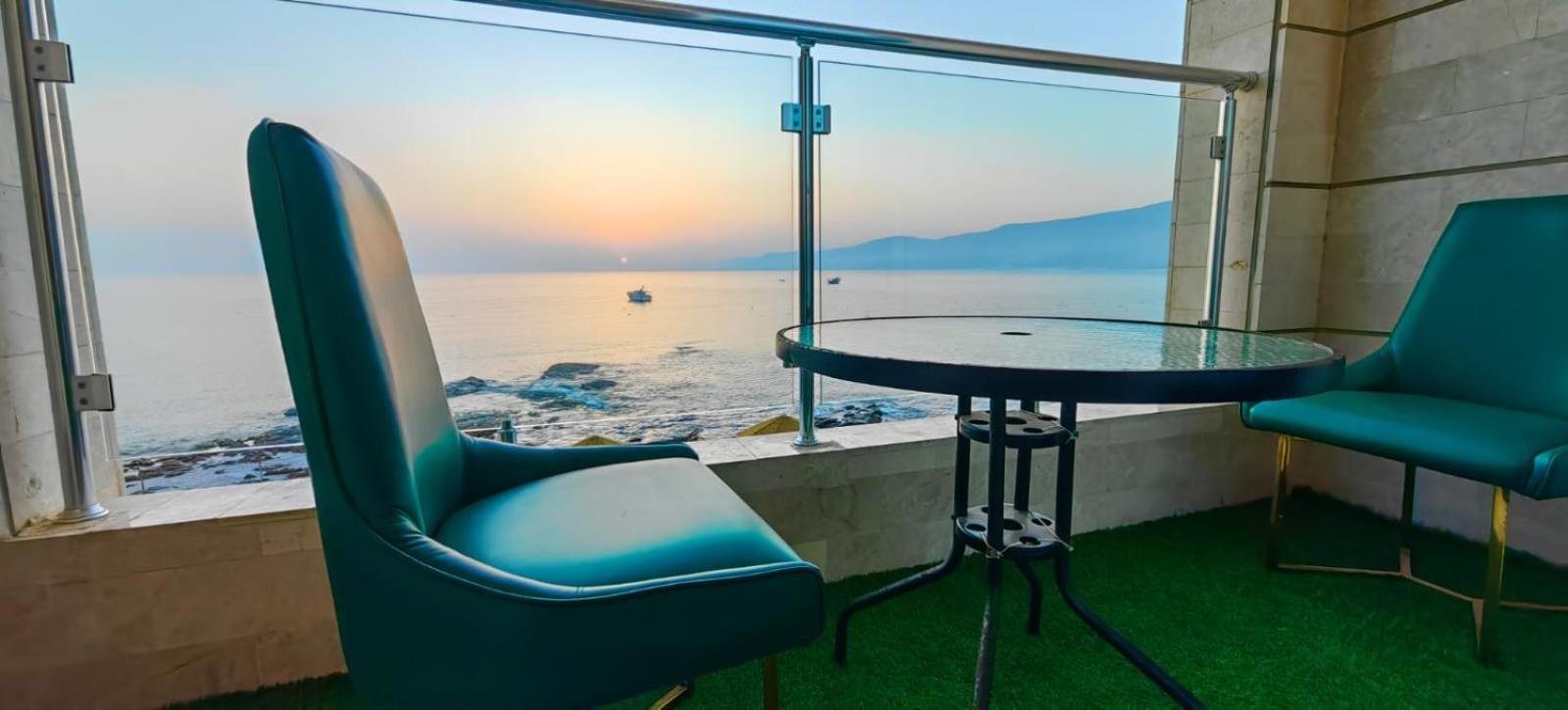 Amwaj Mirbat * Salalah